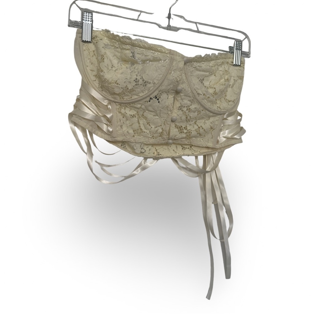 PrettyLittleThing Cream Lace Underwire Bustier with Ribbon Details